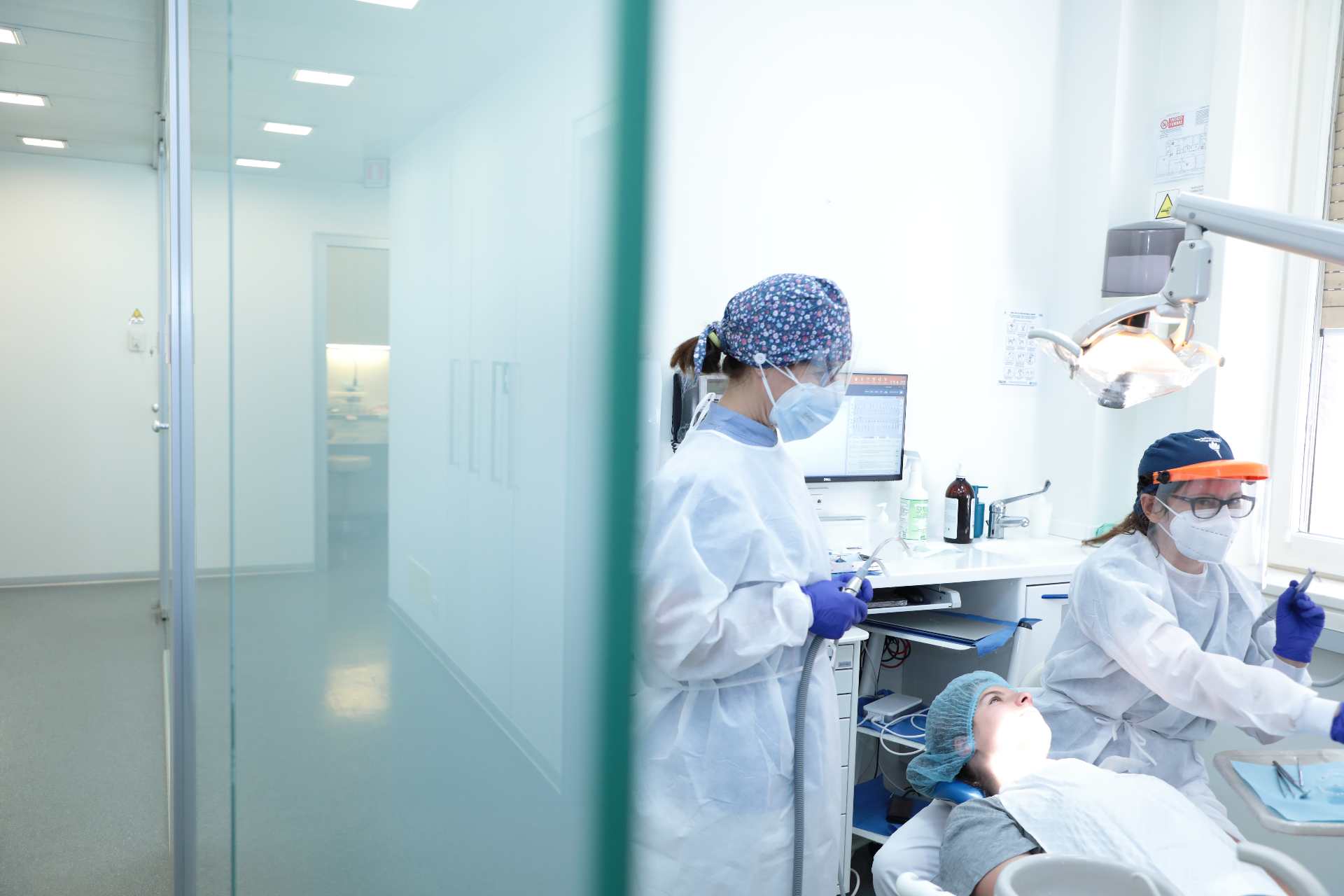 Trattamento con apparecchio ortodontico